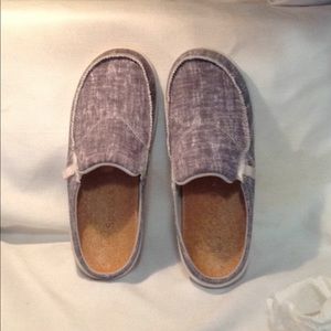 LIKE NEW SZ 9 SPENCO ...RECOMMENDED FOR BAD FEET